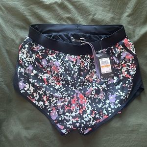 Under armour loose active shorts